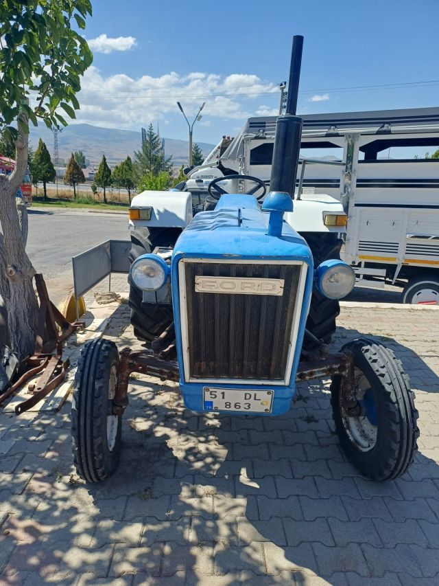 1981 New Holland TT4.75